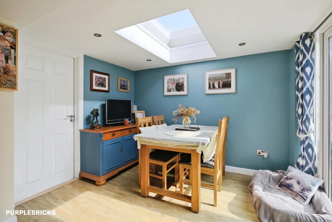 Wittenham View, Salisbury, SP4, photo 10