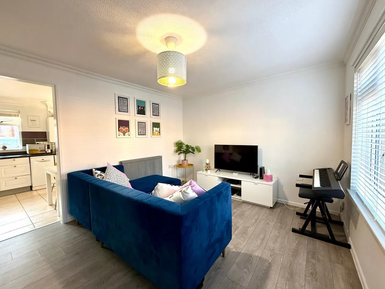 Castleton Road, Swindon, Wiltshire, SN5 5GE, photo 2