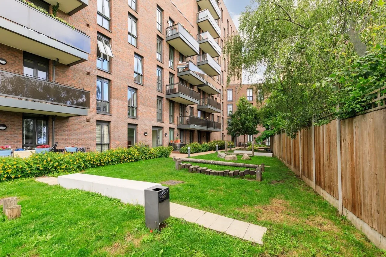 Gresham Place, London, E3, photo 14