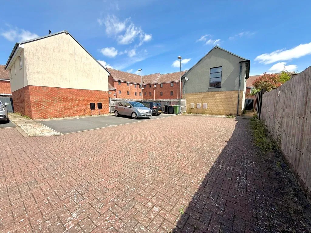 Wolseley Drive, Dunstable LU6 1FH, photo 17