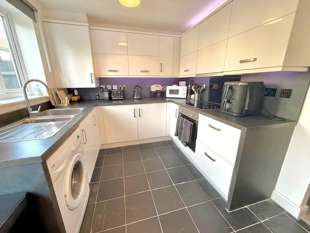 Wolseley Drive, Dunstable LU6 1FH, photo 5