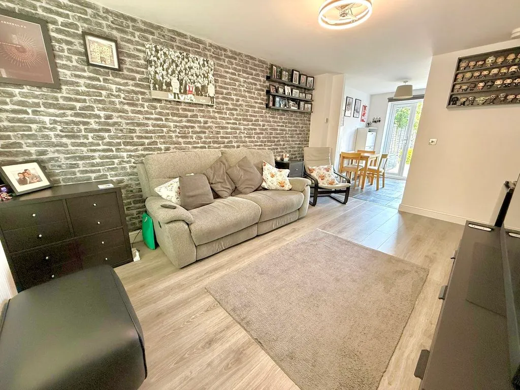 Wolseley Drive, Dunstable LU6 1FH, photo 2