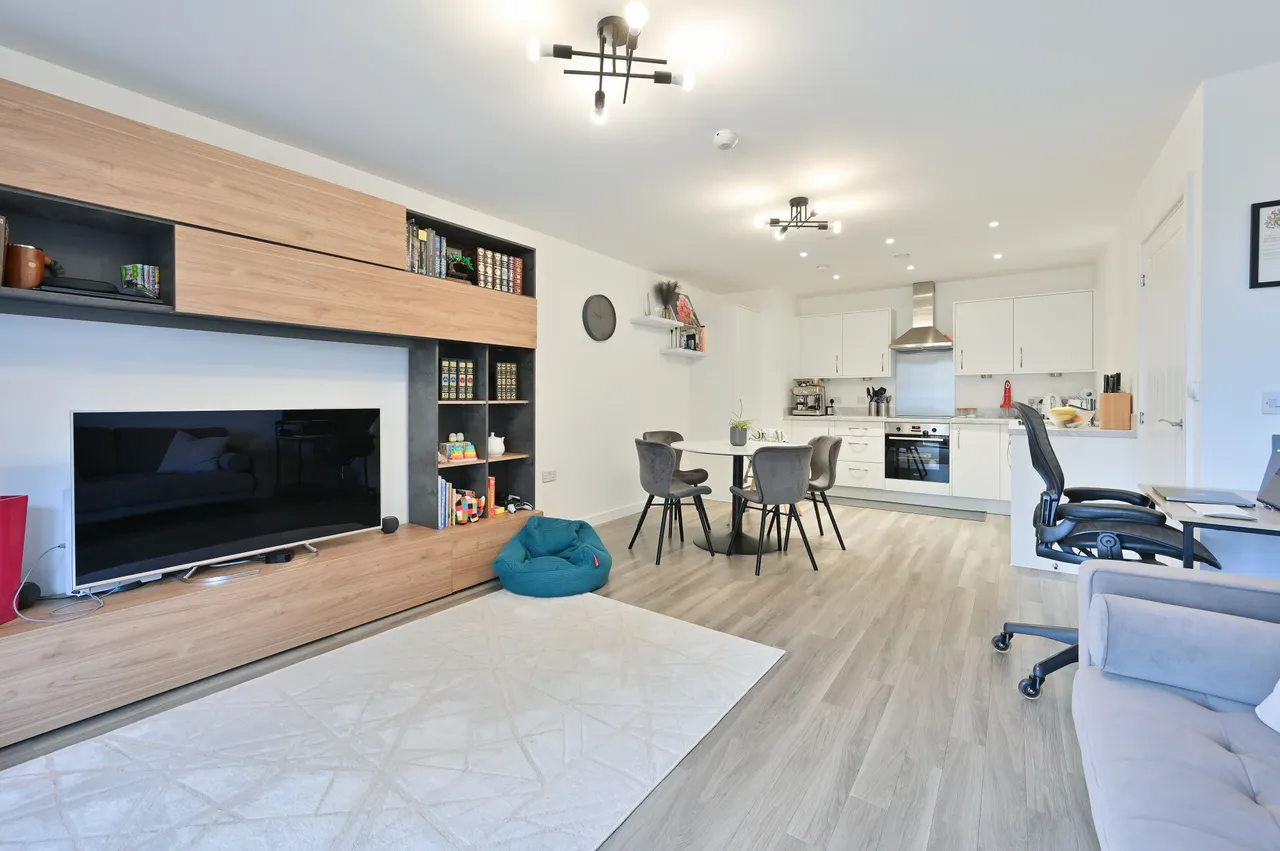 Flat 127, Thurlows Court, Watford, photo 3