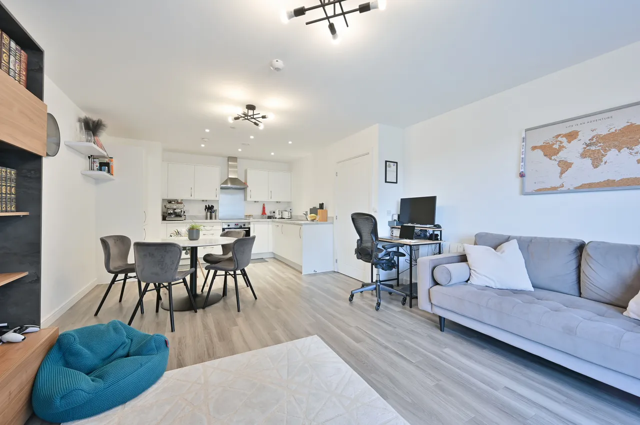 Flat 127, Thurlows Court, Watford, photo 5