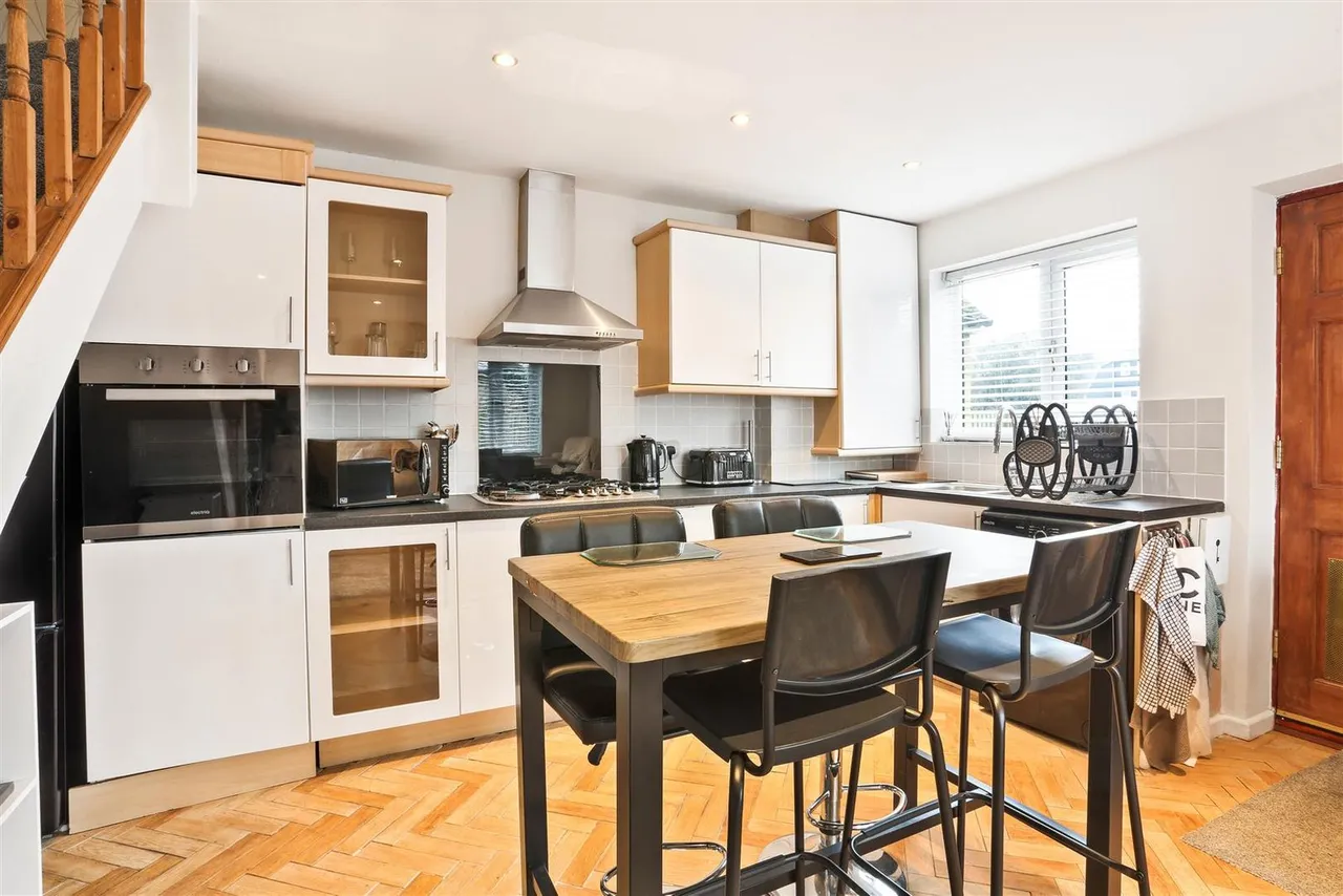 Boscombe Road, Worcester Park, KT4 8PJ, photo 5