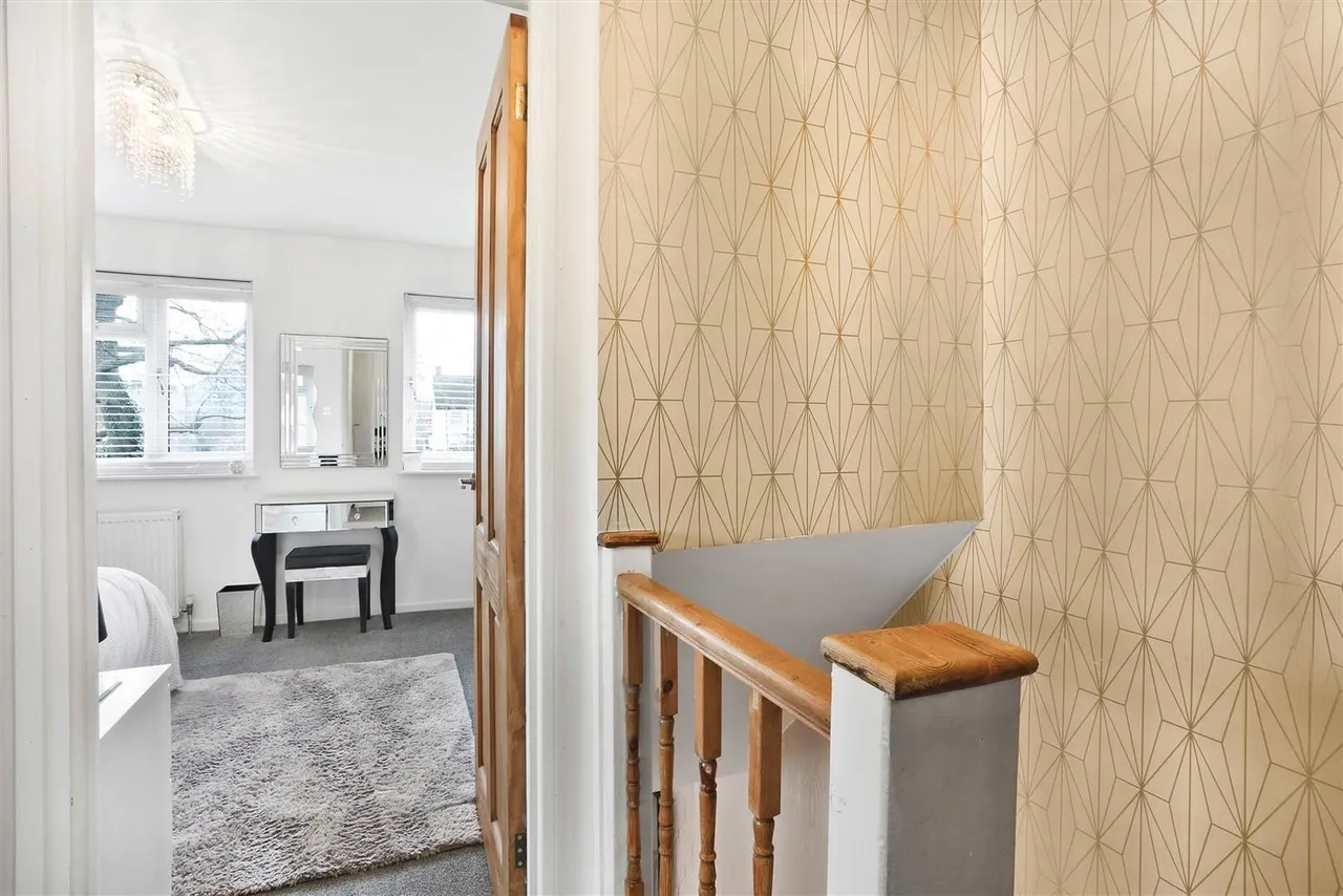 Boscombe Road, Worcester Park, KT4 8PJ, photo 8