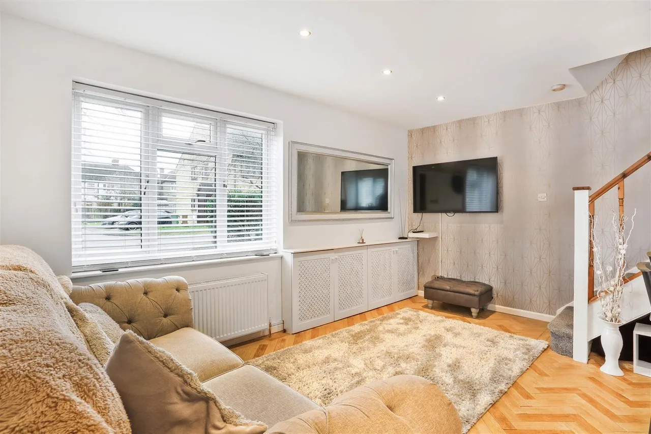 Boscombe Road, Worcester Park, KT4 8PJ, photo 3