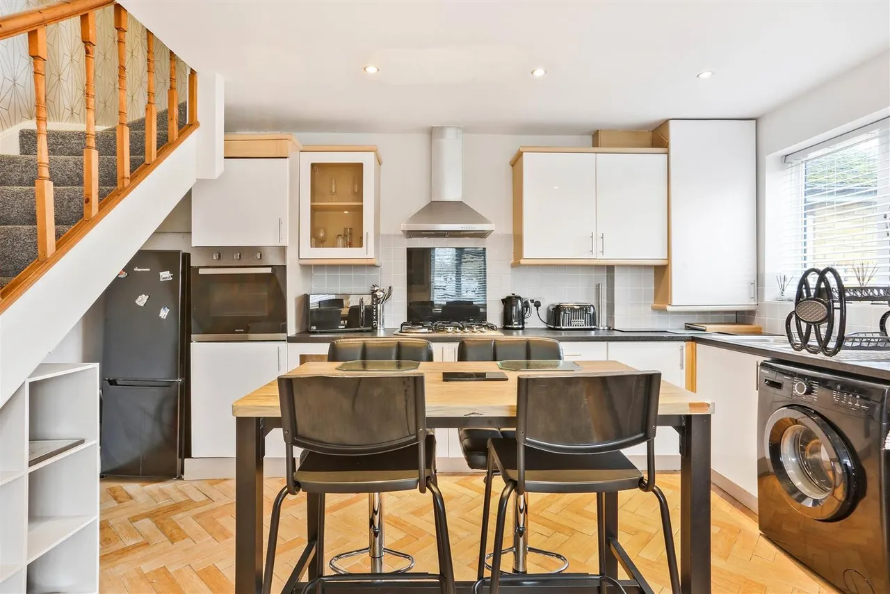 Boscombe Road, Worcester Park, KT4 8PJ, photo 4