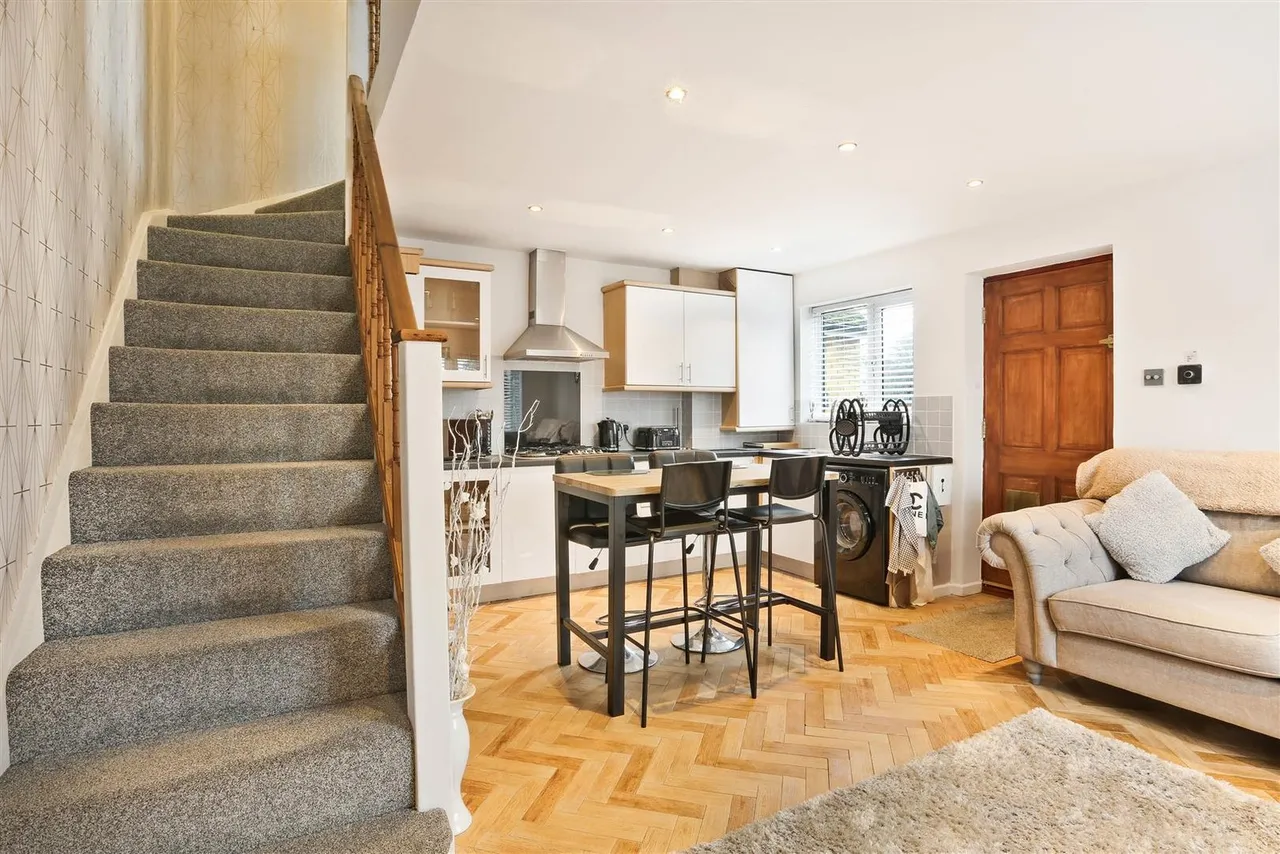 Boscombe Road, Worcester Park, KT4 8PJ, photo 7