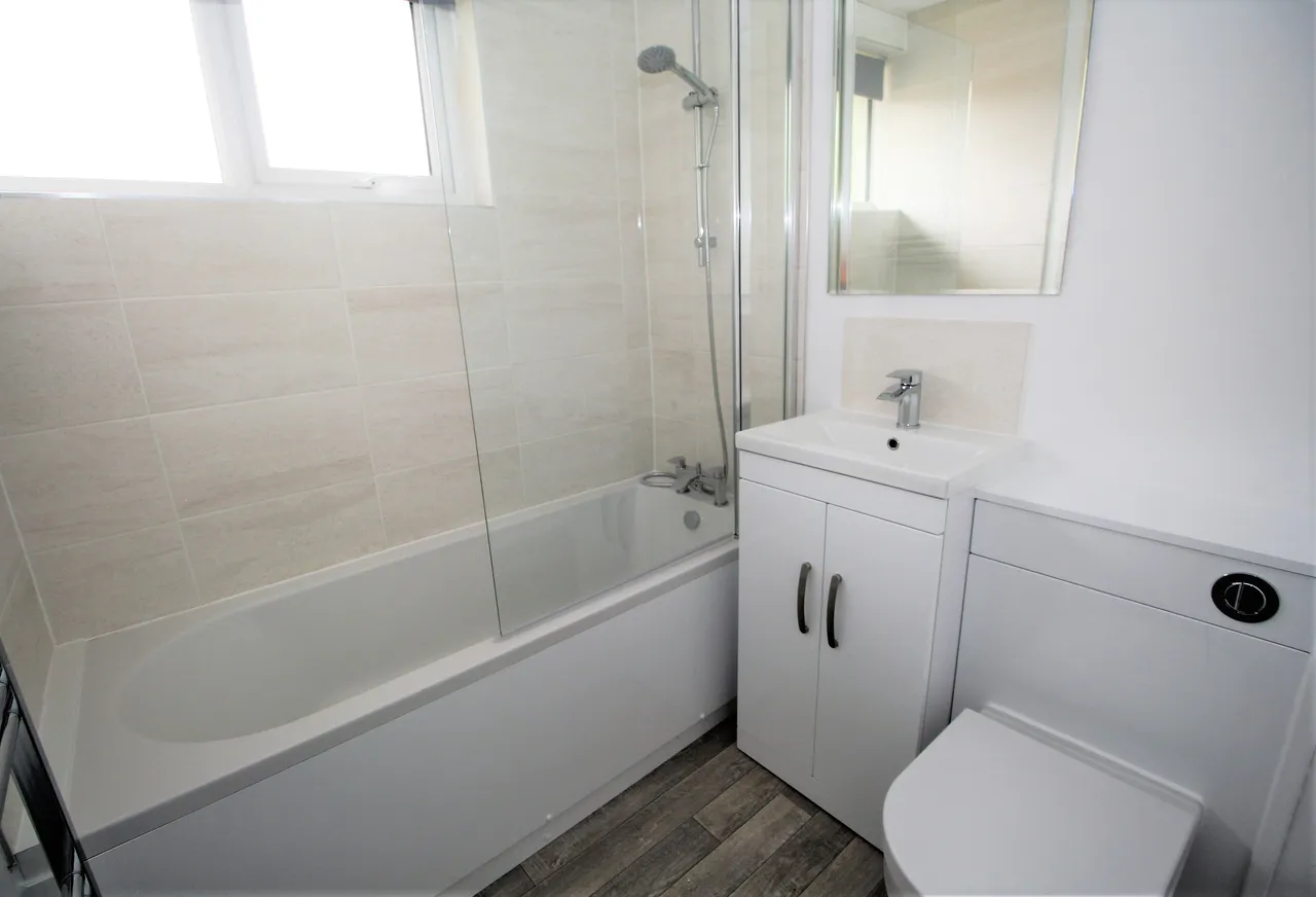 Essex Close, Bordon, GU35, photo 6