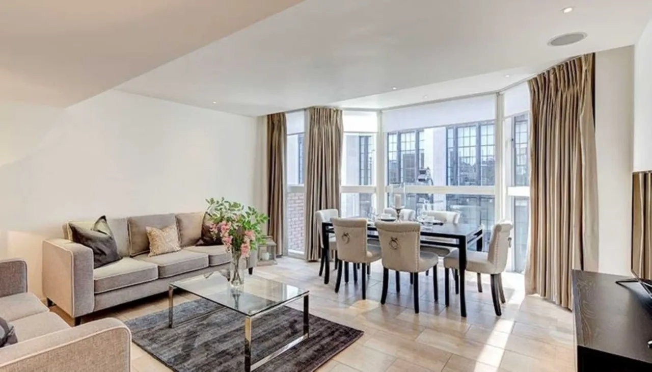 2 bed flat to rent, London, W8