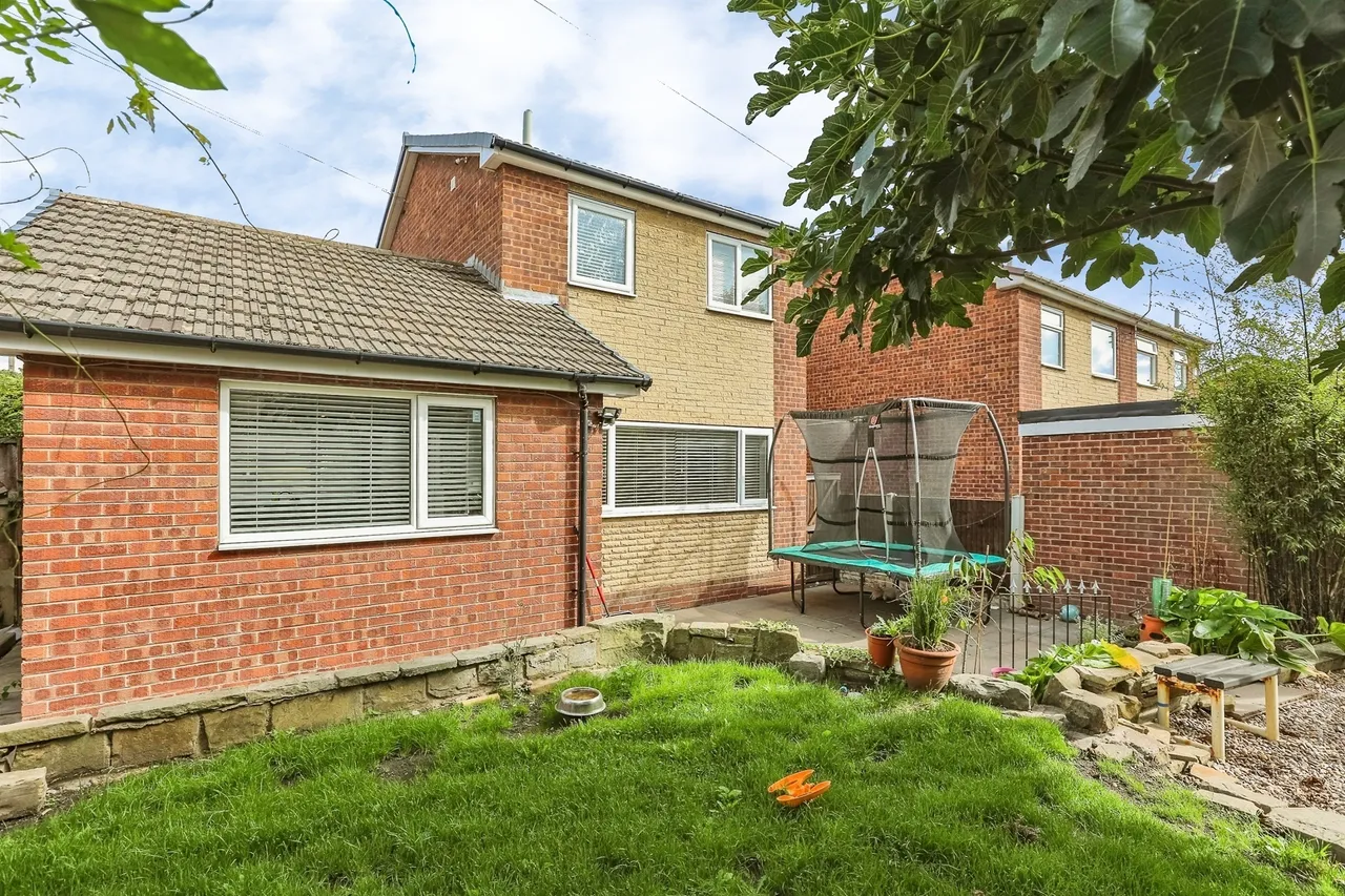 Coniston Drive, Bolton-Upon-Dearne, Rotherham, photo 4
