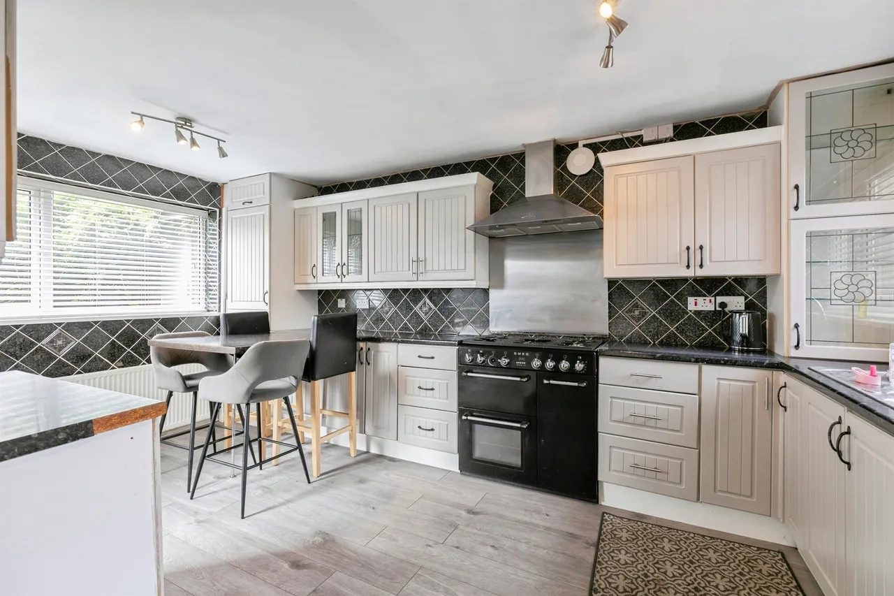 Coniston Drive, Bolton-Upon-Dearne, Rotherham, photo 2