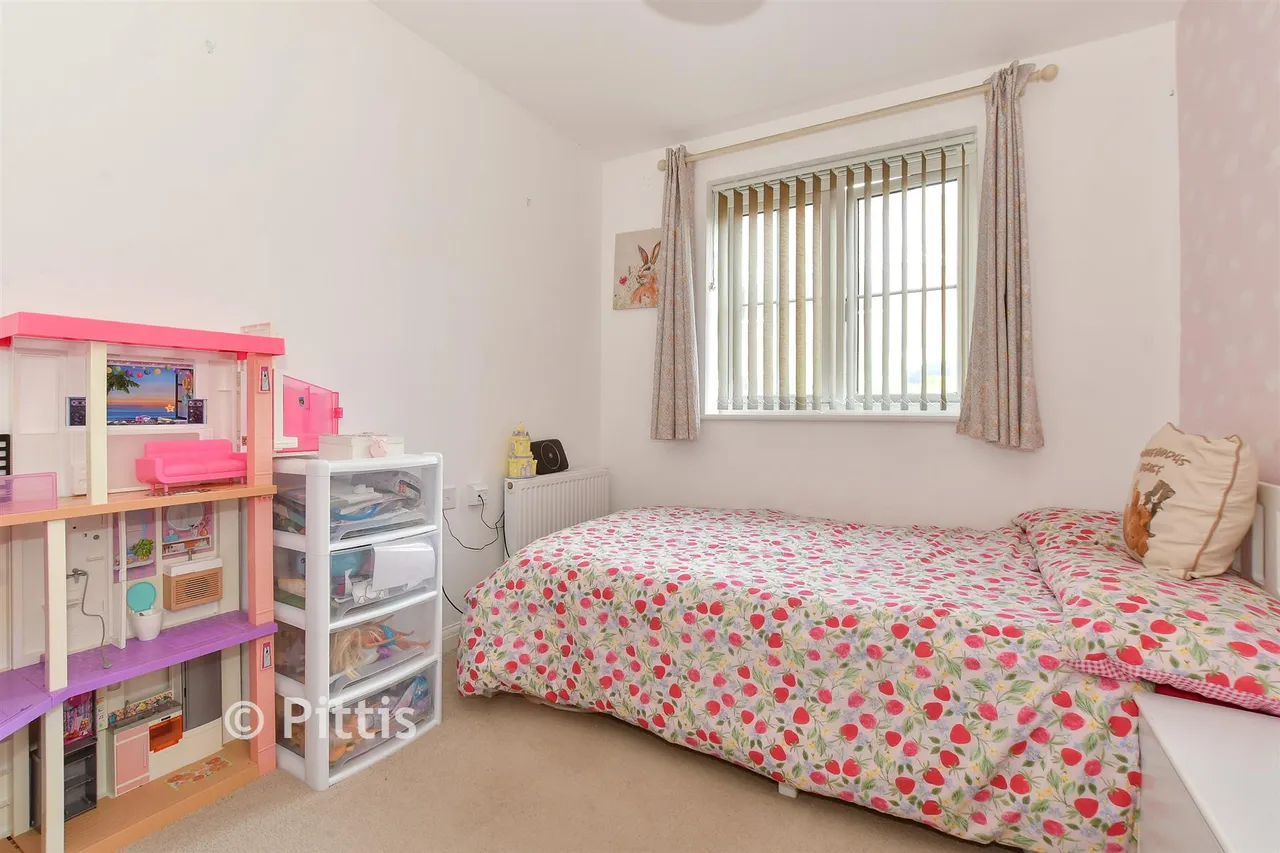 Beauchamp Drive, Newport, PO30, photo 7