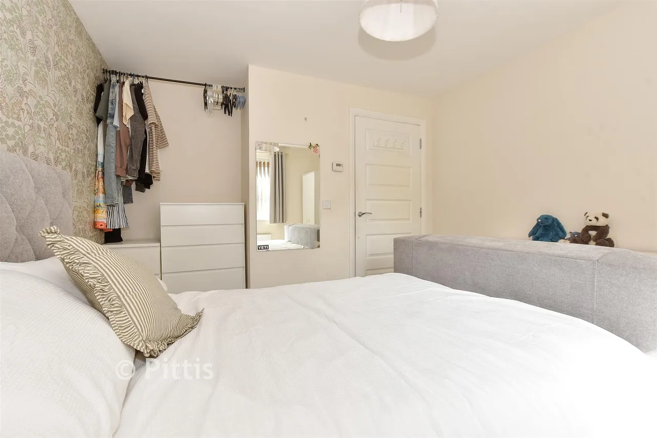 Beauchamp Drive, Newport, PO30, photo 5