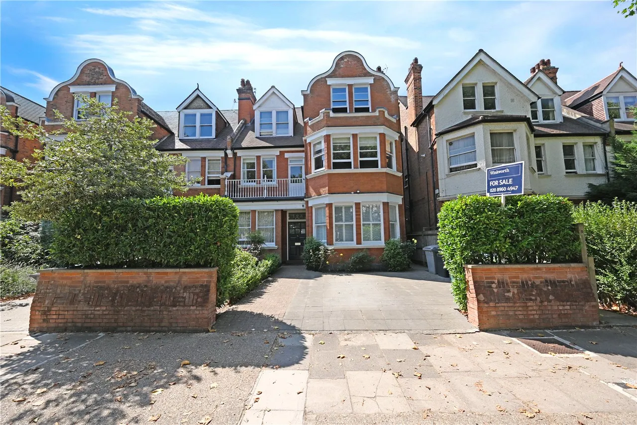 2 bed flat for sale, Dartmouth Road, London, NW2