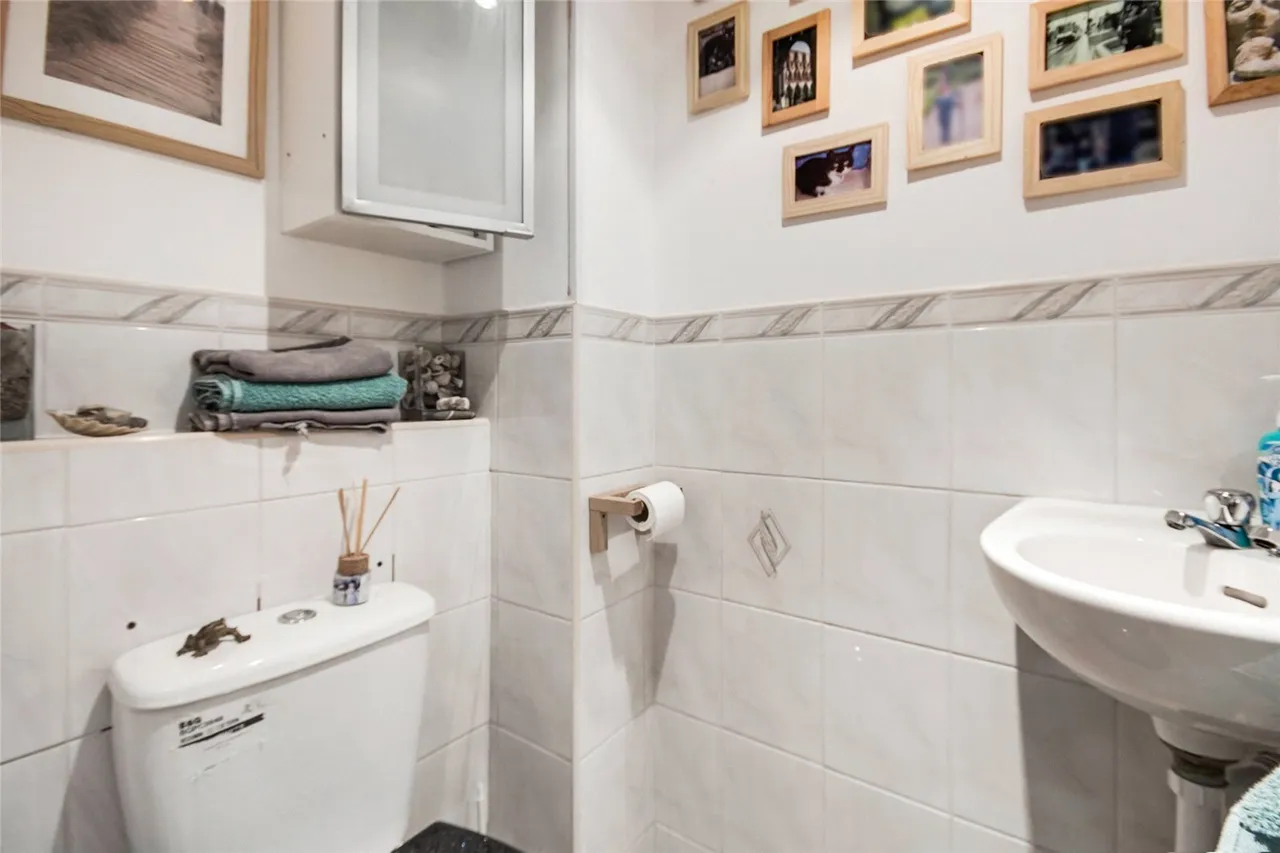 Laurel Drive, Greenhills, East Kilbride, South Lanarkshire, G75, photo 12