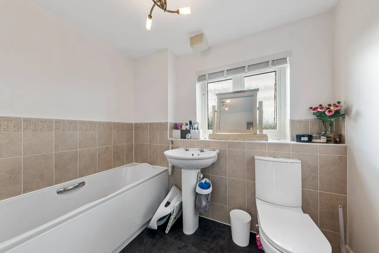 Matilda Way, Flitch Green, CM6, photo 12