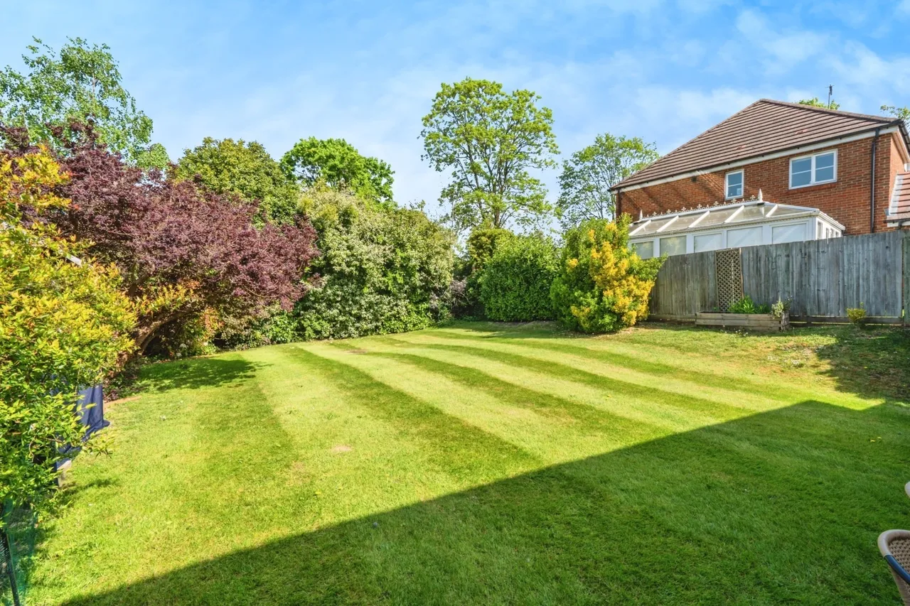 Green Lane, Leatherhead, KT22, photo 10