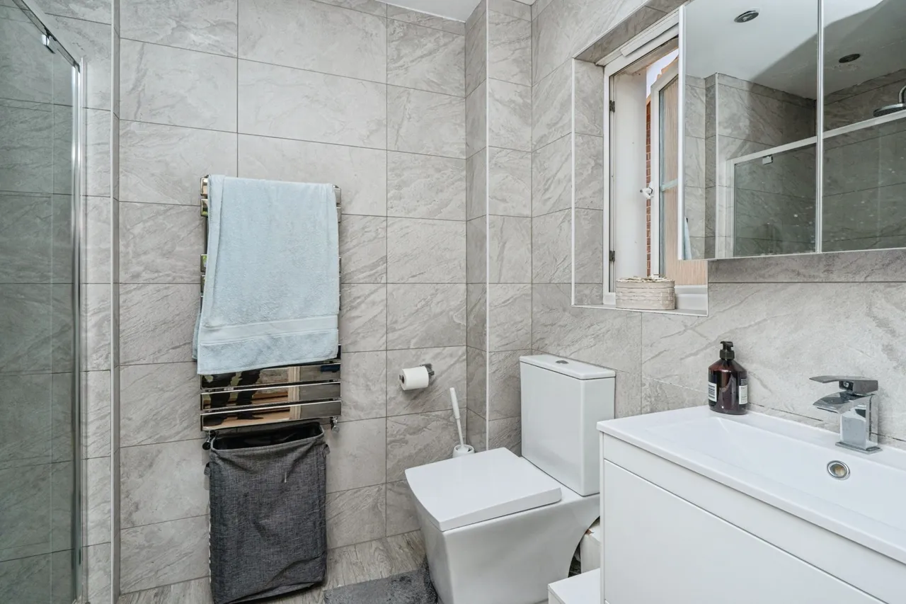 Green Lane, Leatherhead, KT22, photo 8
