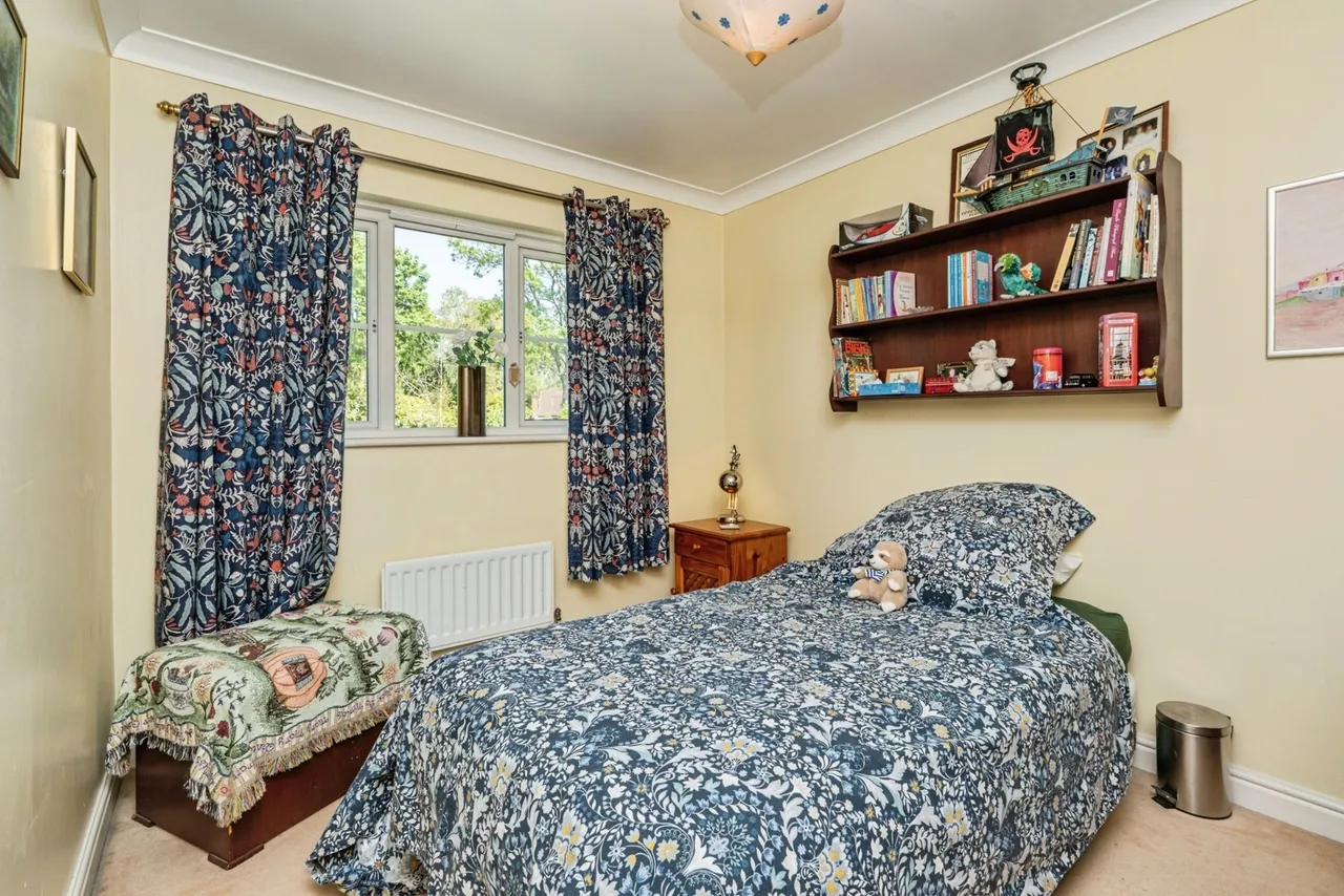 Green Lane, Leatherhead, KT22, photo 12