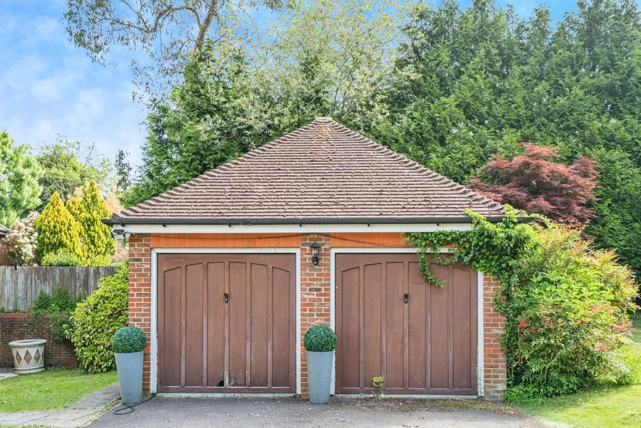 Green Lane, Leatherhead, KT22, photo 9