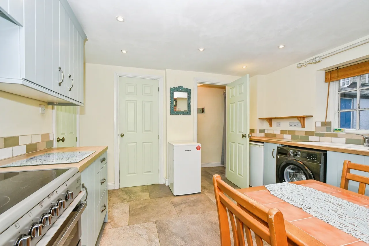 Oxford Street, The Railway Village, SN1, photo 11