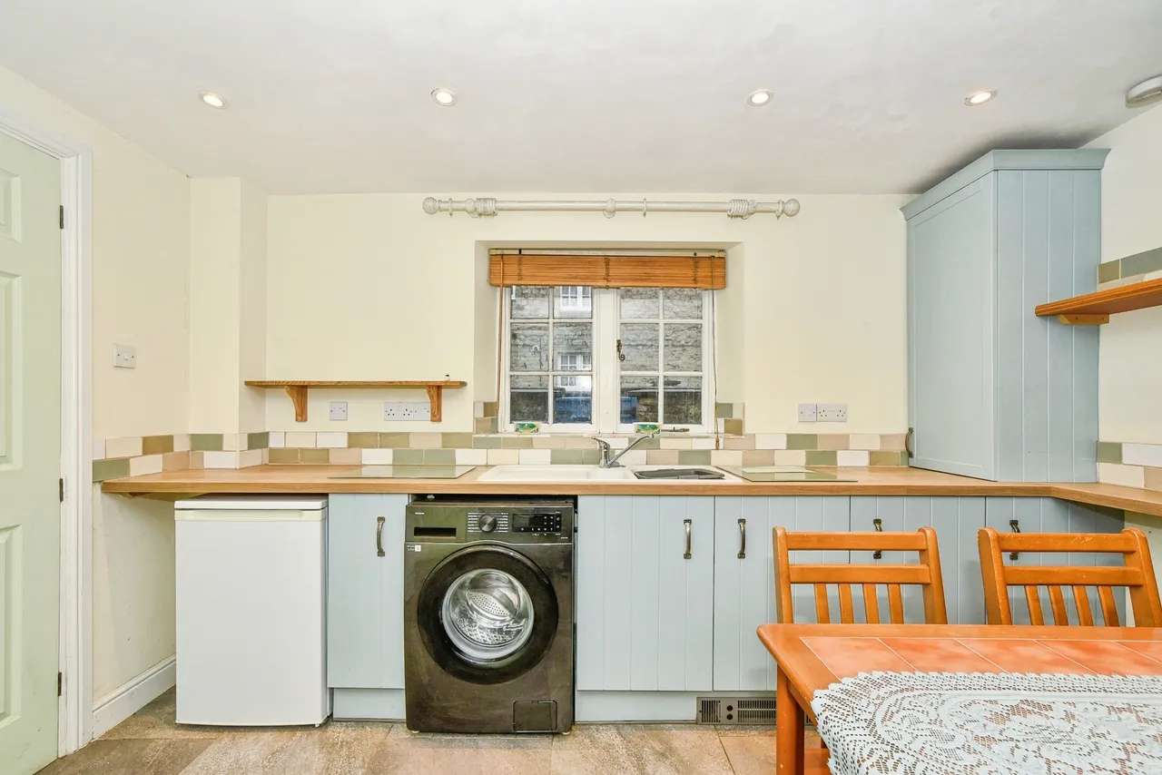 Oxford Street, The Railway Village, SN1, photo 5