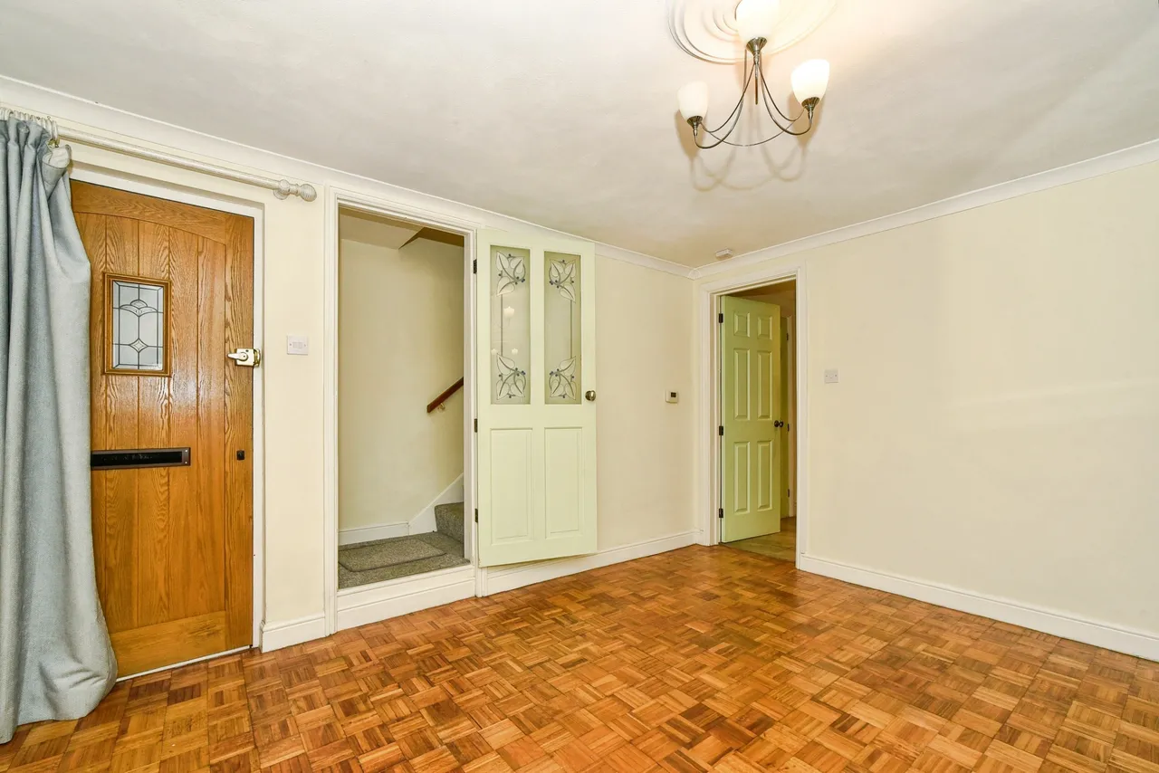 Oxford Street, The Railway Village, SN1, photo 15