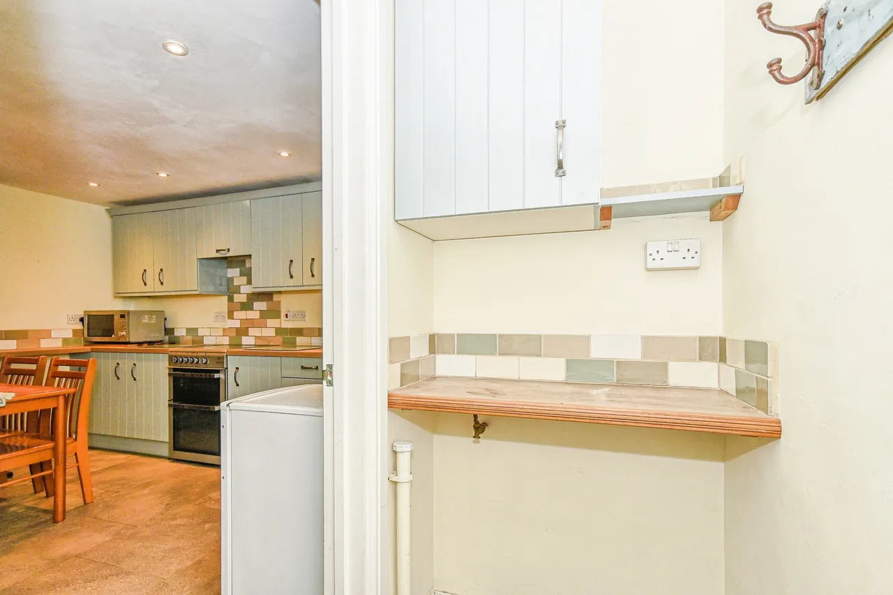 Oxford Street, The Railway Village, SN1, photo 10