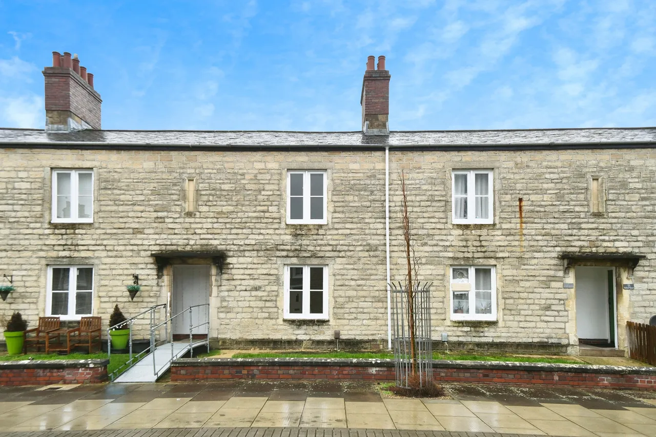 Oxford Street, The Railway Village, SN1, photo 22