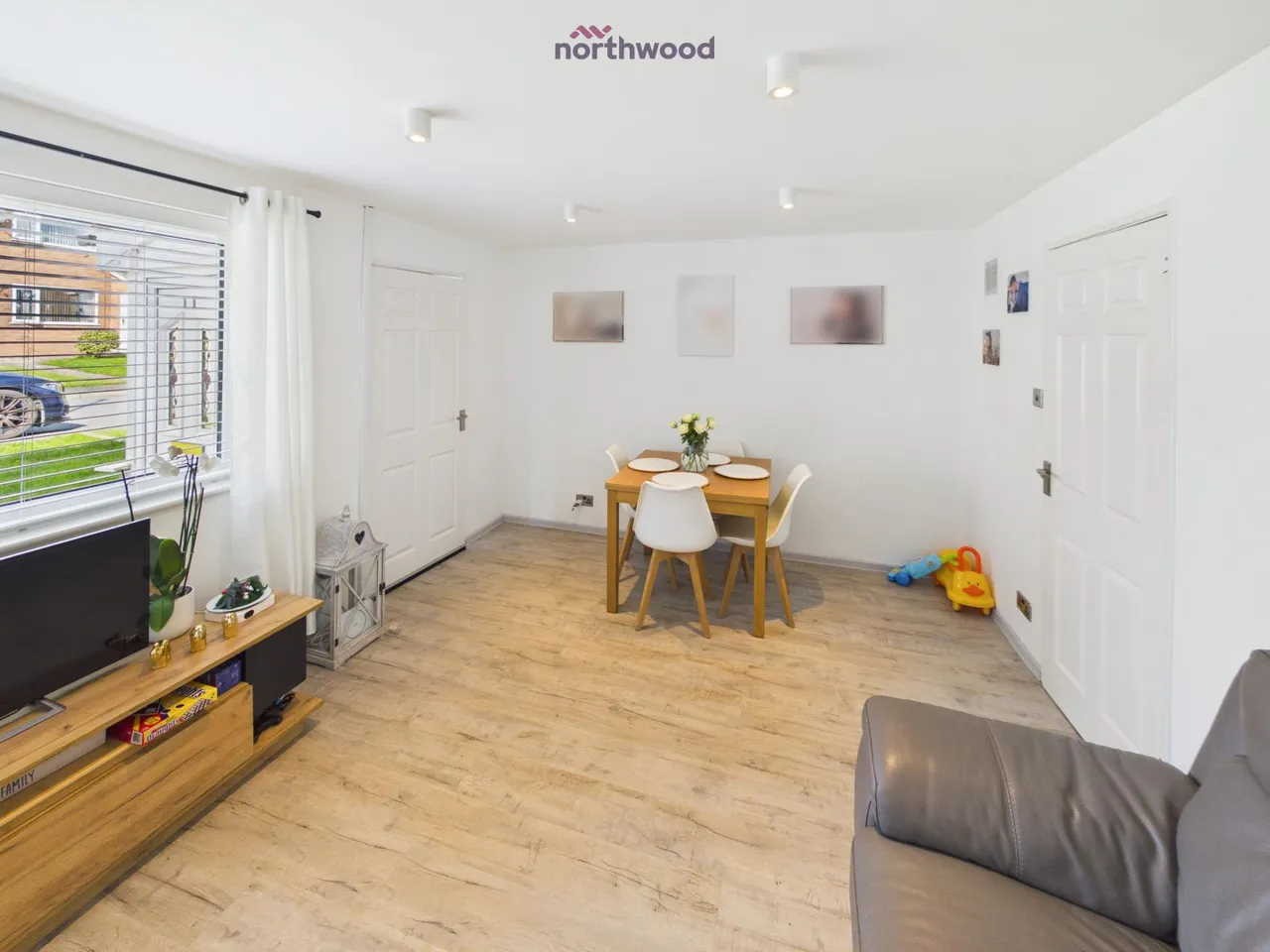 Derwent Crescent, Wrexham, LL12, photo 3