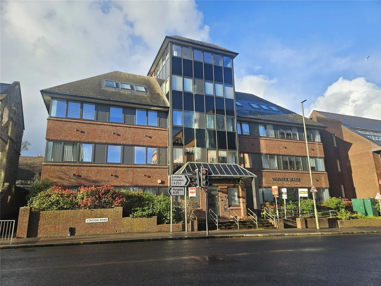 1 bed flat for sale, Station Road, Redhill, RH1