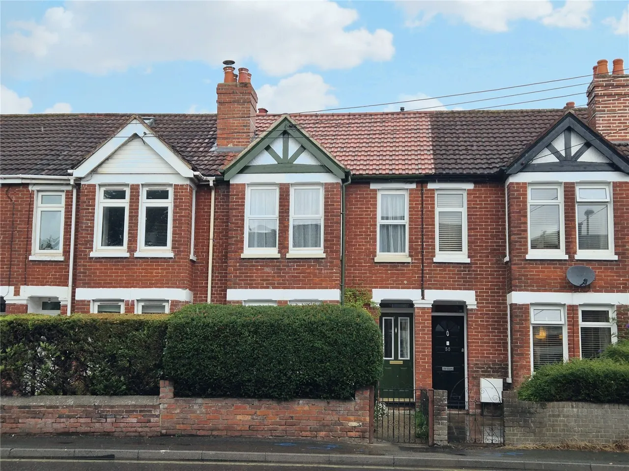 2 bed house for sale, Winchester Road, Romsey, SO51