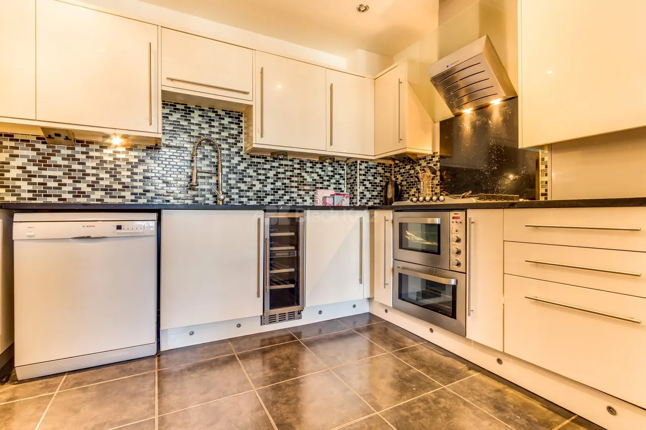 Brook Road, Chartwell Court, NW2, photo 4
