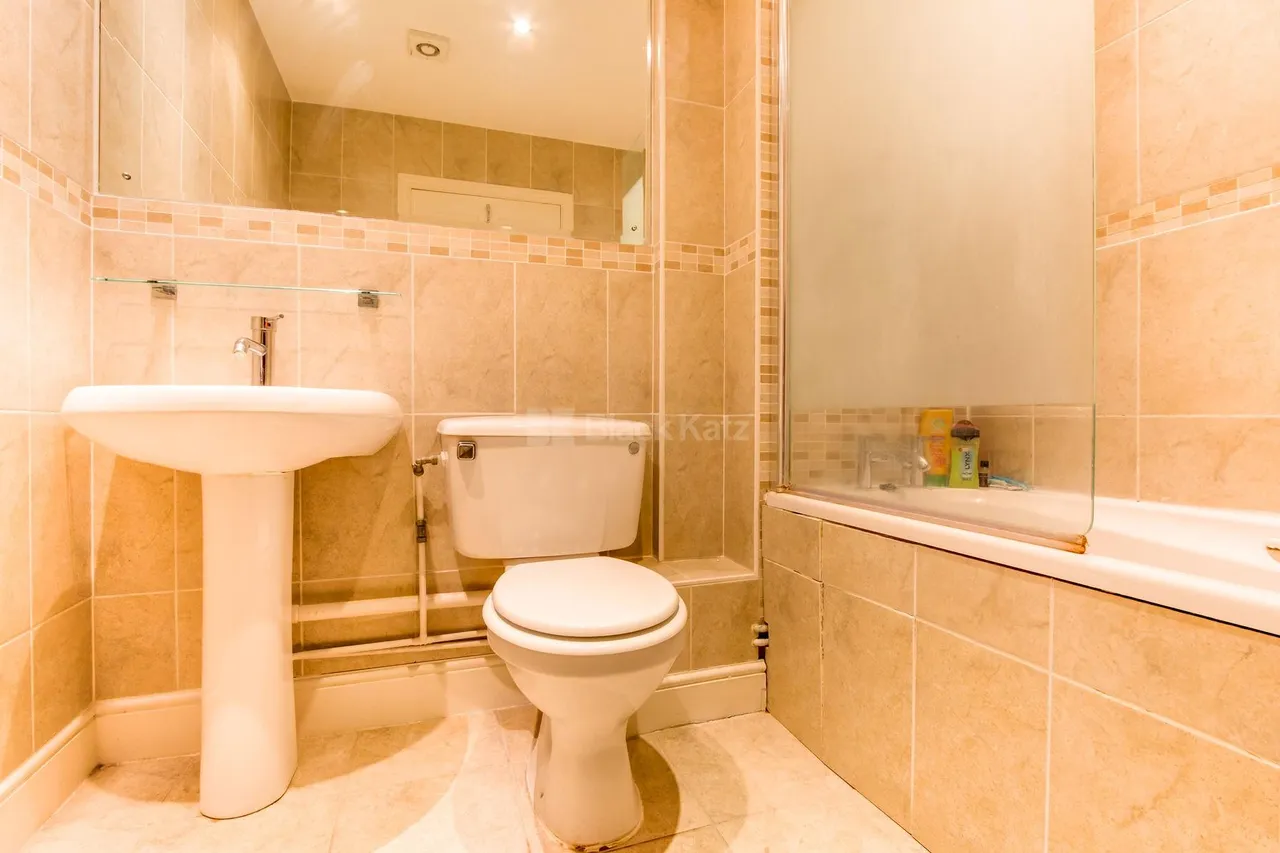 Brook Road, Chartwell Court, NW2, photo 6