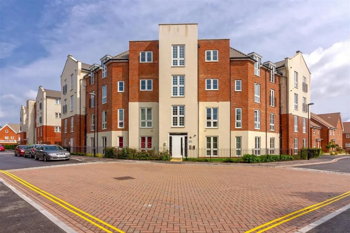 2 bed flat to rent — Worthing, BN13 1FP