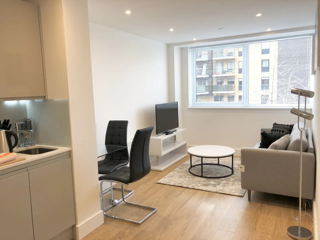 1 bed flat to rent — Papermill House, Romford, RM1 2FA
