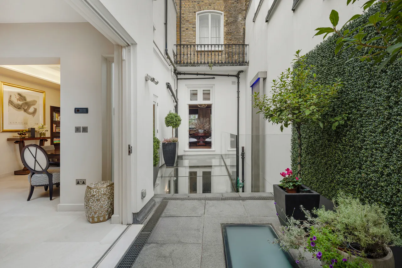 Lowndes Square, Belgravia, London, photo 6