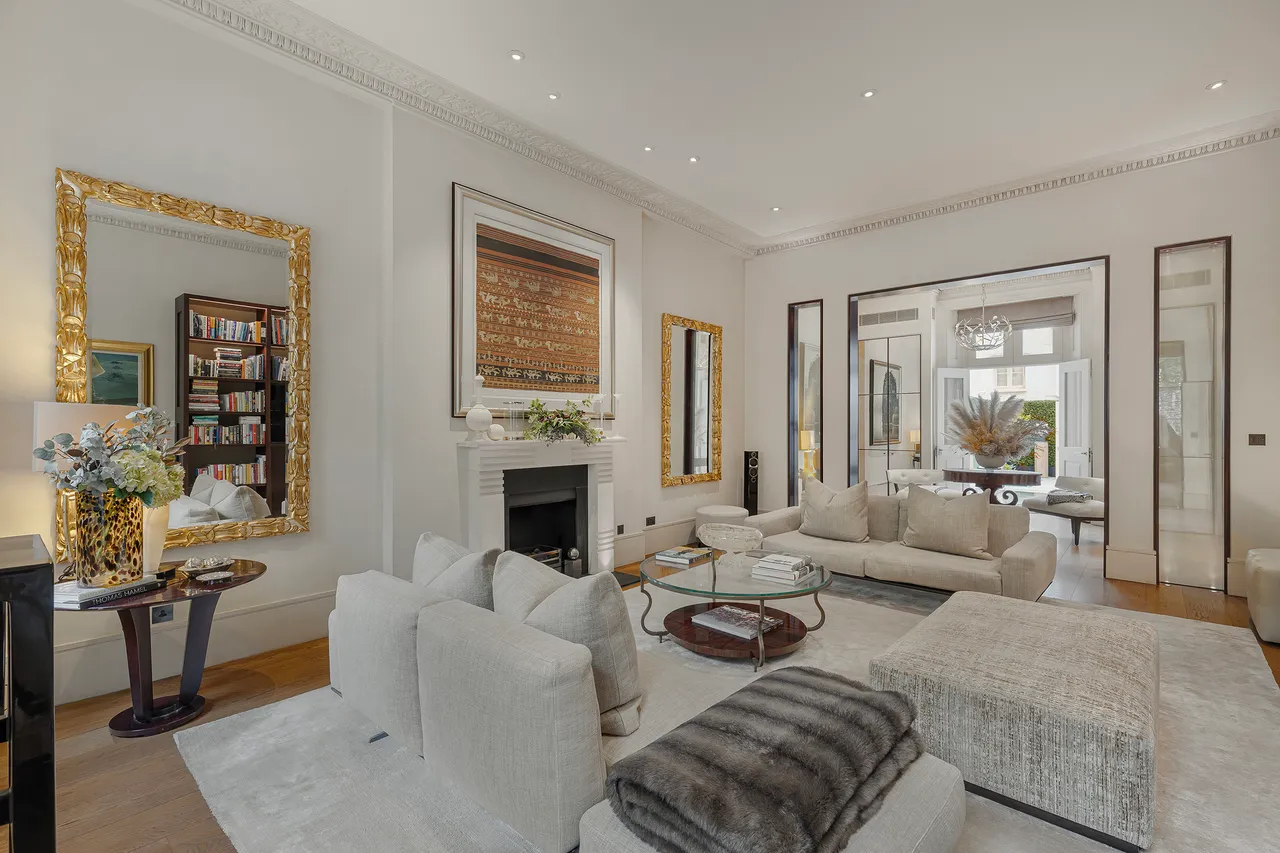 Lowndes Square, Belgravia, London, photo 3