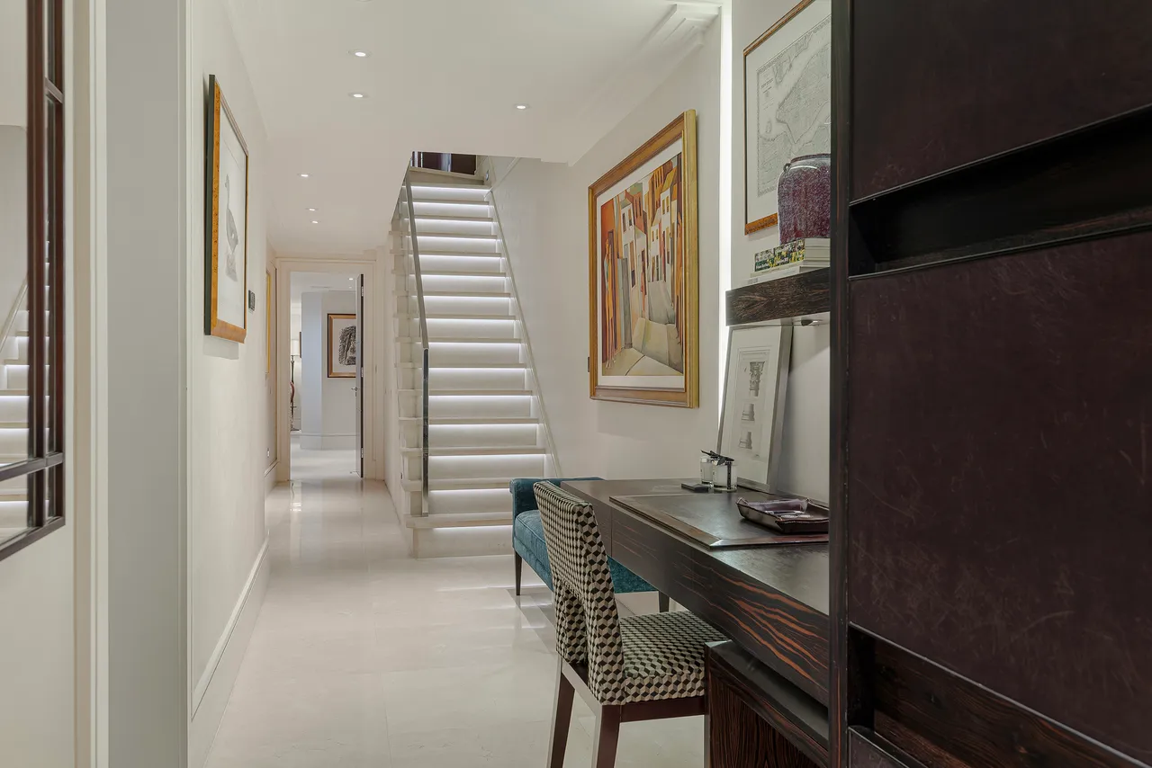 Lowndes Square, Belgravia, London, photo 10
