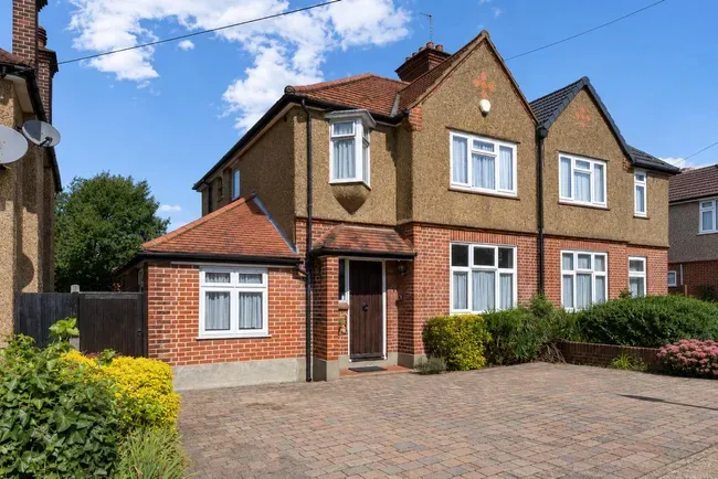4 bed house for sale — The Rise, Hillingdon Village
