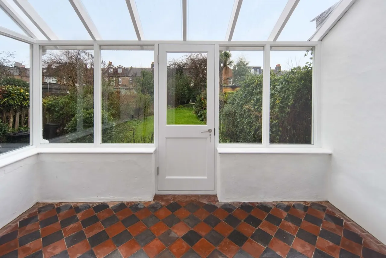 Clavering Road, Aldersbrook, photo 10