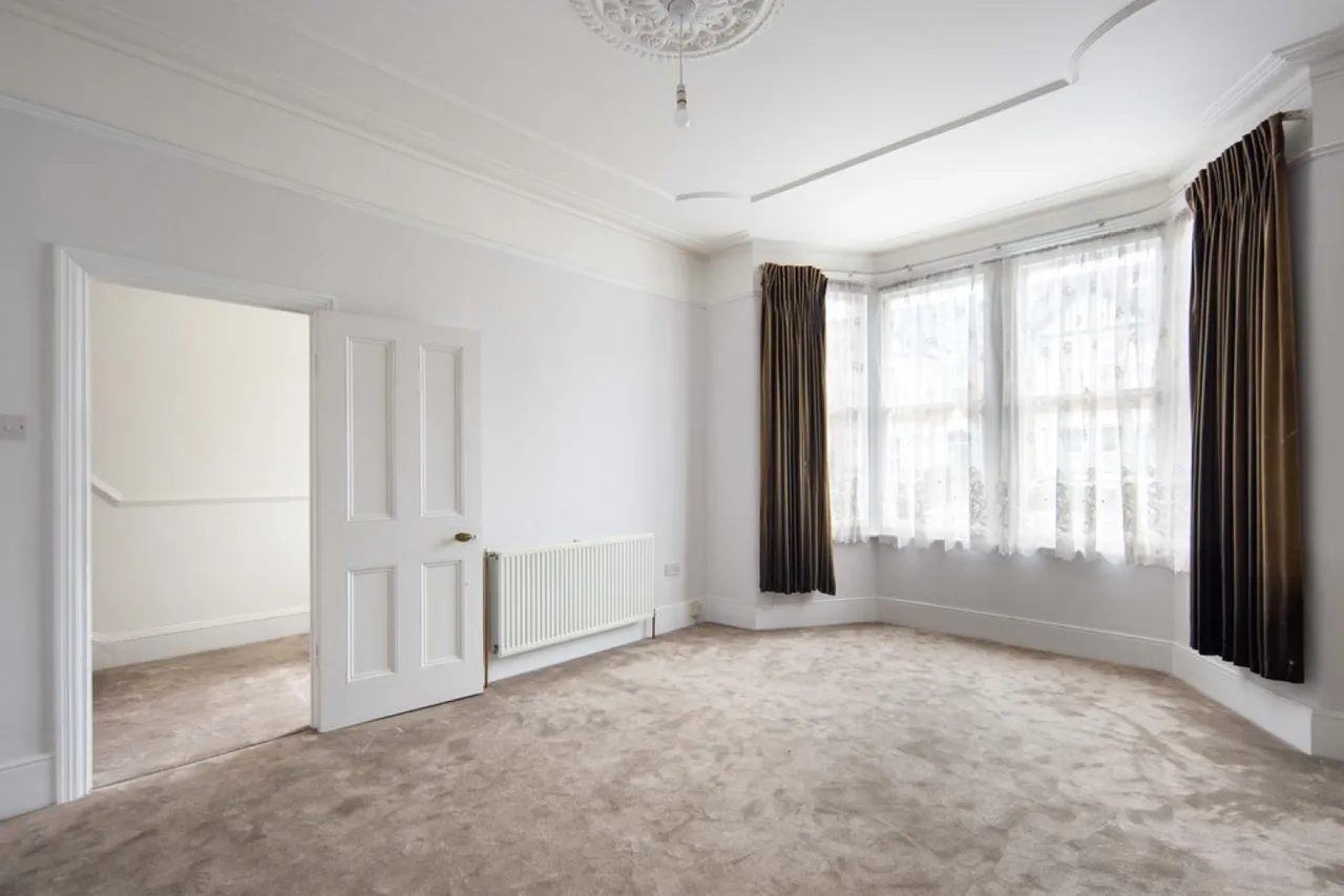 Clavering Road, Aldersbrook, photo 6