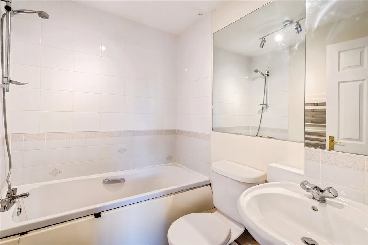 Harvester Close, Chichester, PO19, photo 10