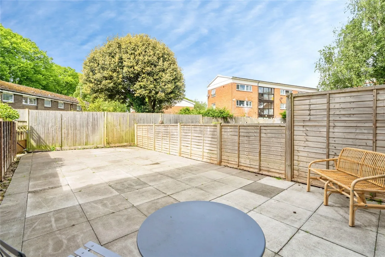 Harvester Close, Chichester, PO19, photo 4