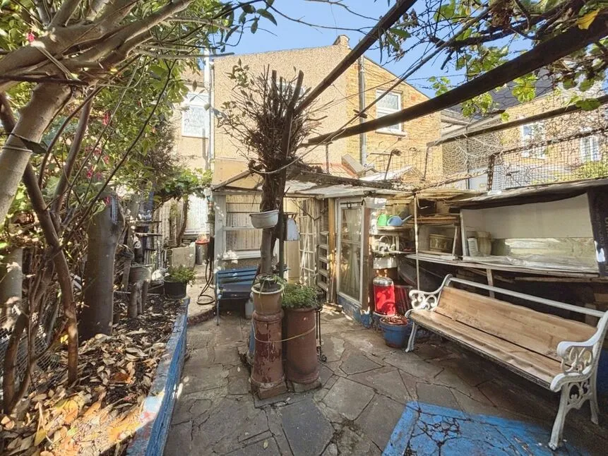 Glasgow Road, London, E13, photo 11