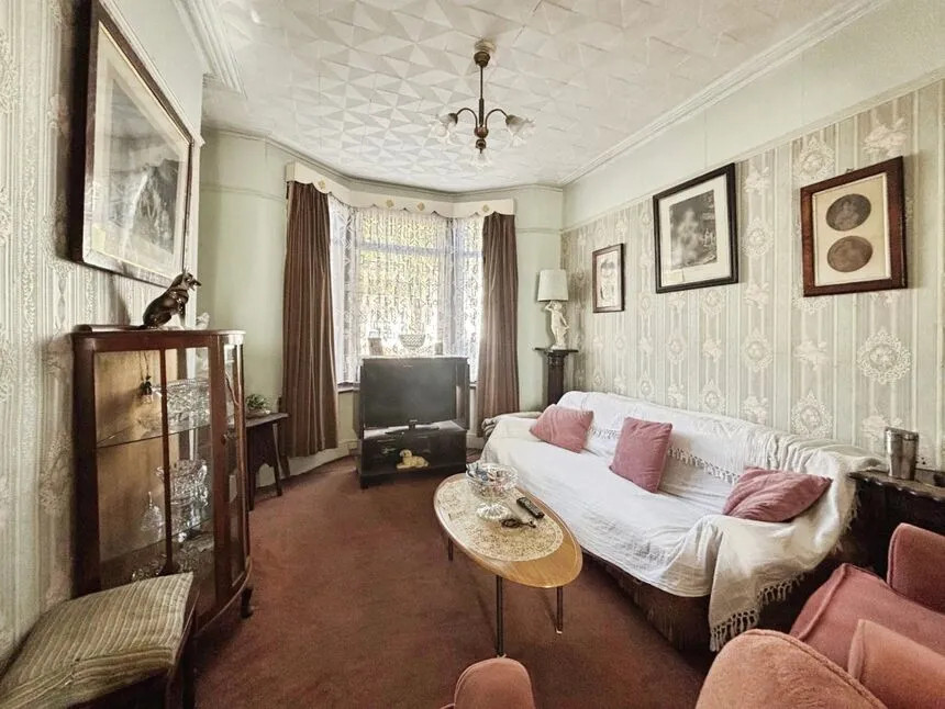 Glasgow Road, London, E13, photo 2
