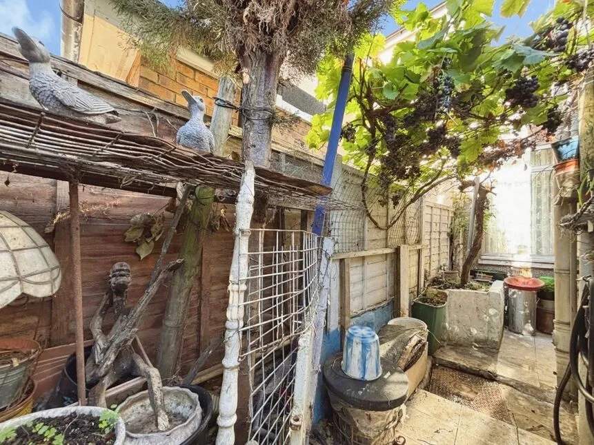 Glasgow Road, London, E13, photo 13