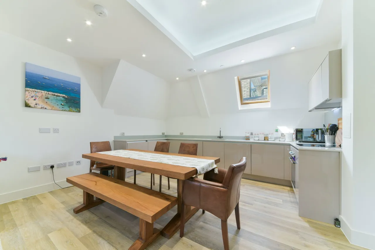 Hyde Lane, London, SW11, photo 6